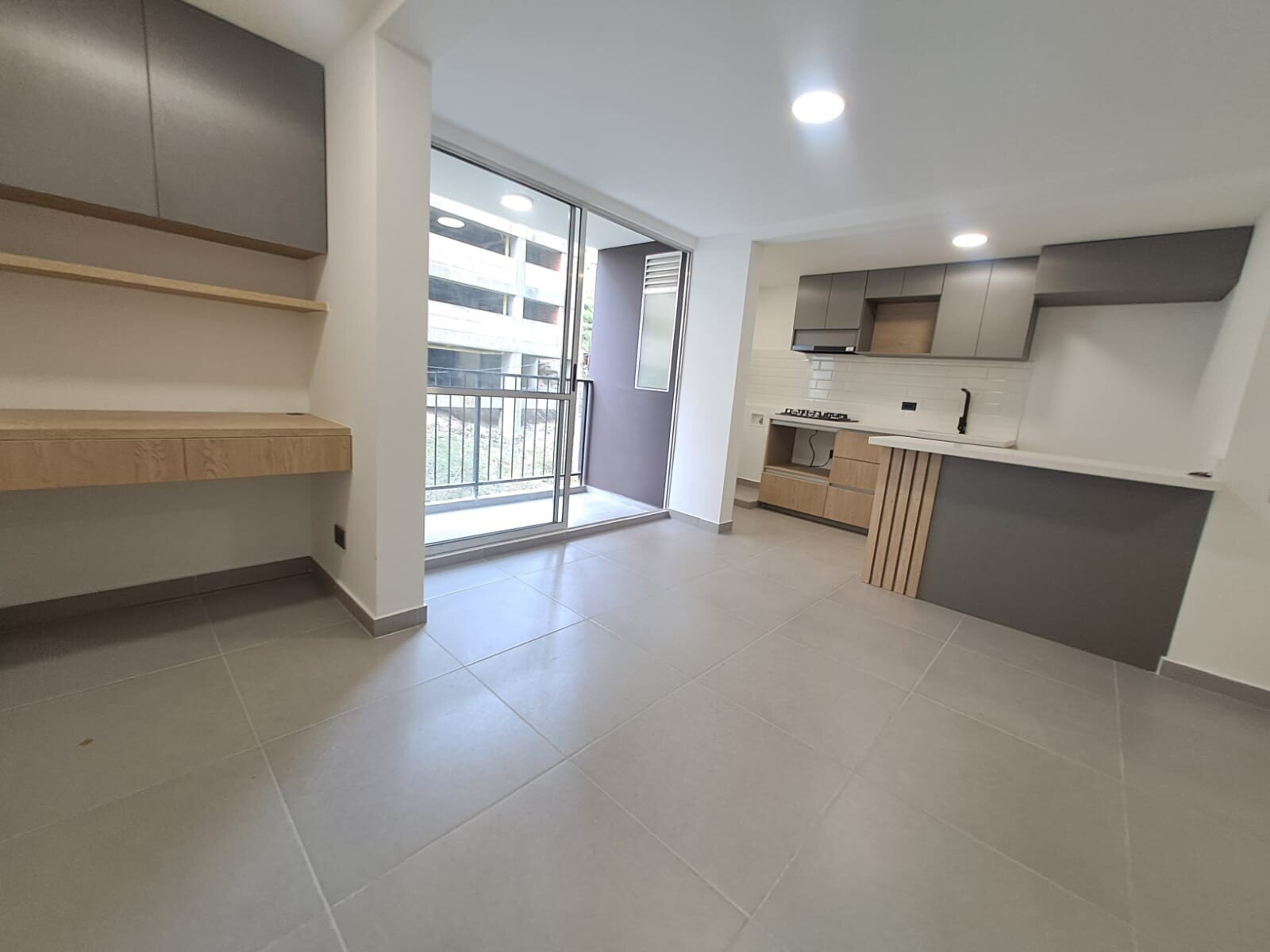 Apartamento en arriendo en Loma de San Jose, Sabaneta