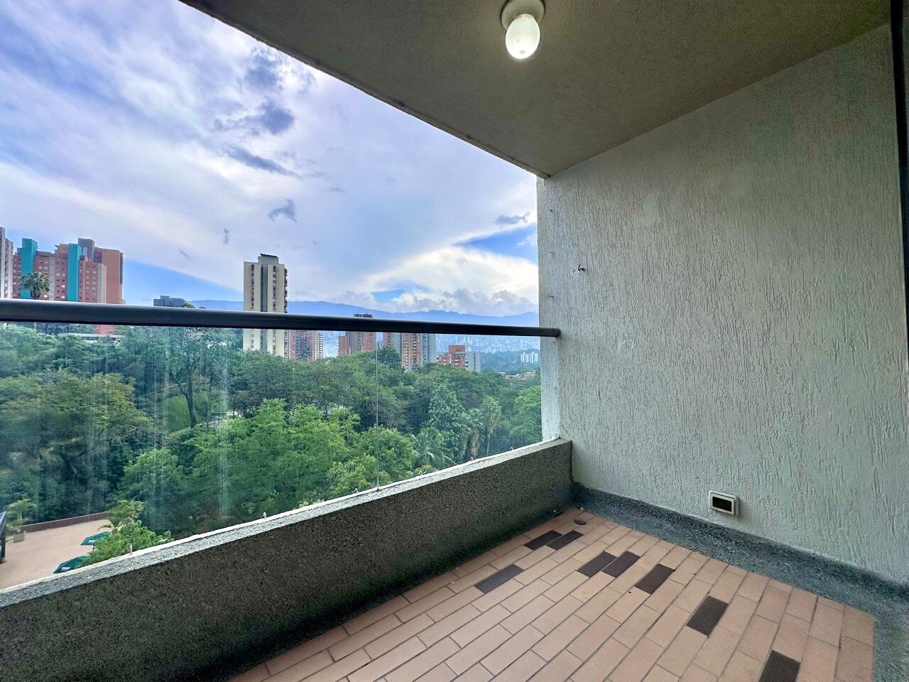 Apartamento en venta en Loma de los Bernal